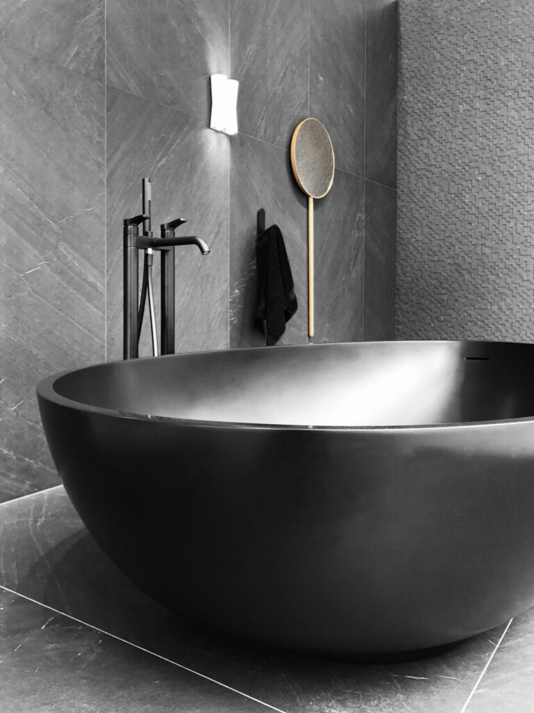 Badewanne freistehend schwarz matt Mastella VOV 170