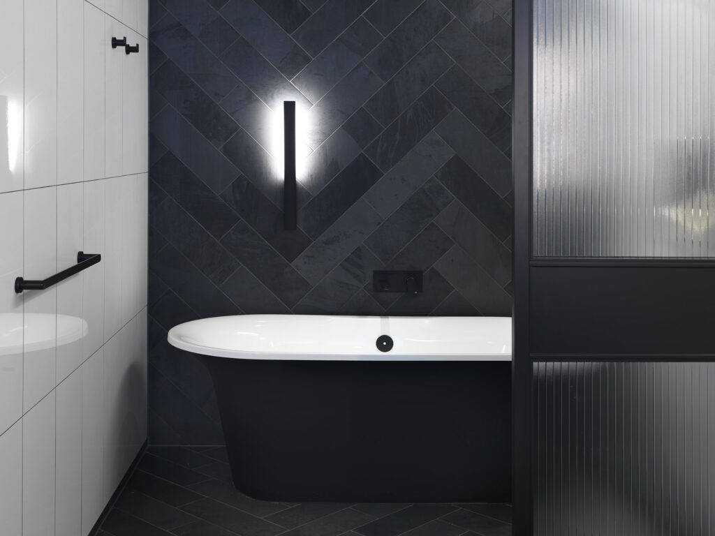 Badewanne freistehend Glanz V+A Monaco Schwarz